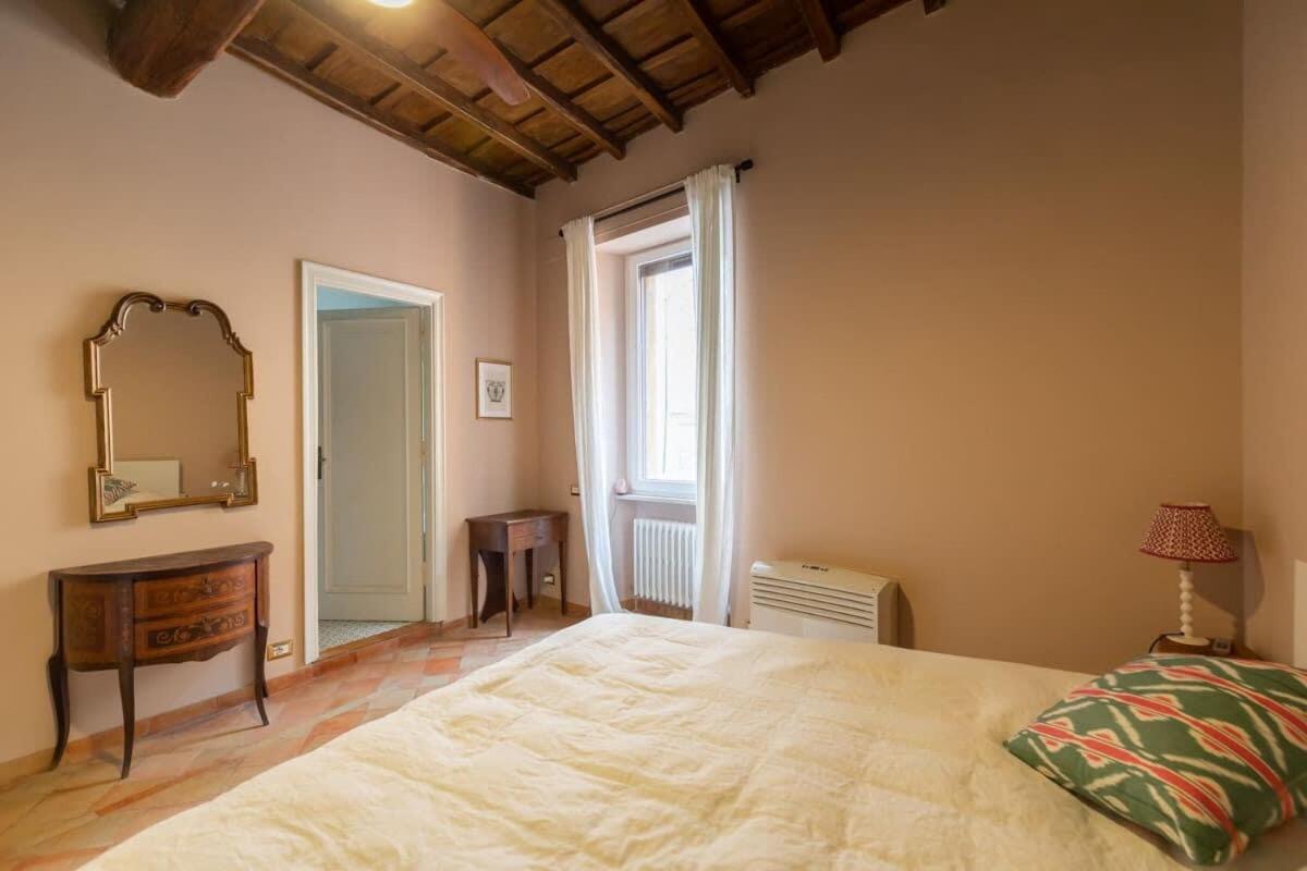 Apartment Campo De Fiori Stylish