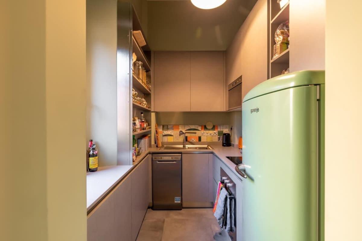 Campo De Fiori Stylish Apartment